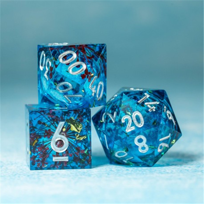 CŒUR DE SELKIE | SET DE DÉS JDR À CŒUR LIQUIDE CŒUR DE SELKIE | SET DE DÉS JDR À CŒUR LIQUIDE